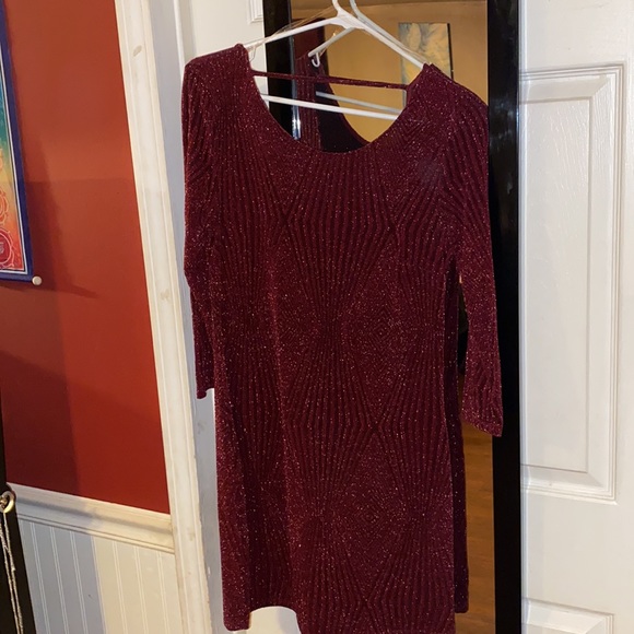 Maroon sparkle dress - Picture 2 of 3